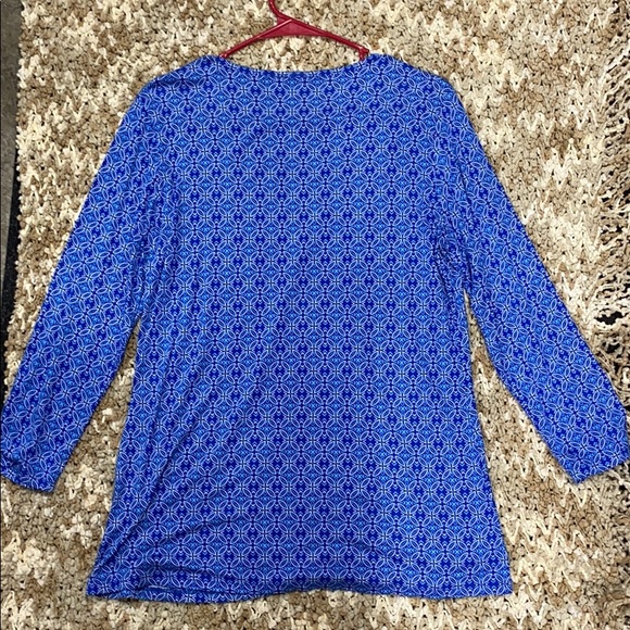 Woman’s Dana Buchman Blouse - Picture 4 of 5